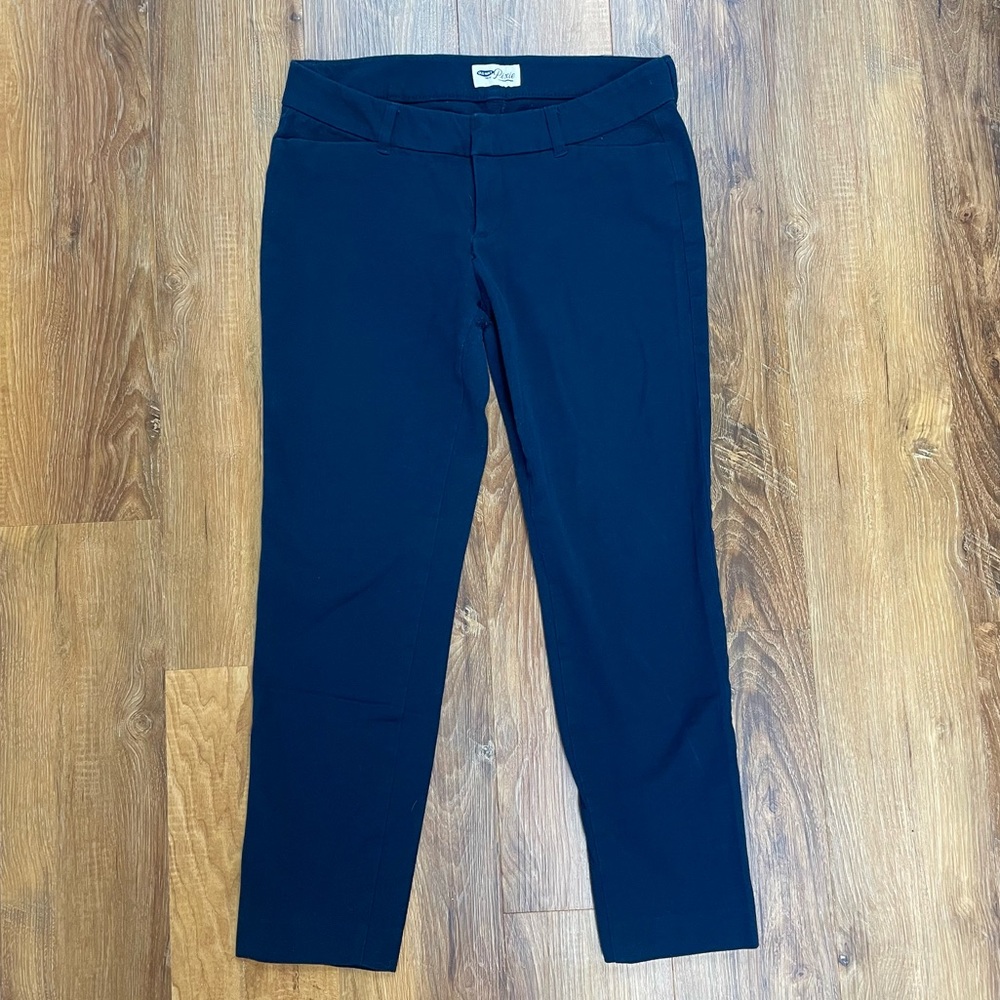 Old Navy The Pixie navy blue ankle chinos size 6